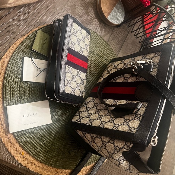 Gucci Purse and Wallet - Picture 5 of 5
